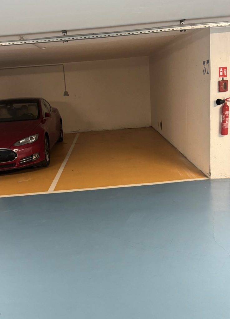 FOR SALE – Parking at “Les Floralies”
Location: Ca..