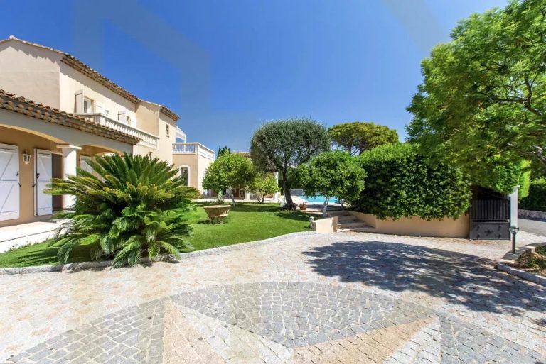 Villefranche-sur-Mer – Superb neo-Provencal villa in gated estate with swimming pool