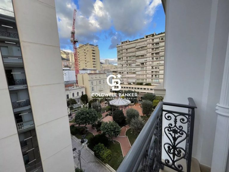 FOR SALE – Contemporary 4-Room Apartment in Villa ..