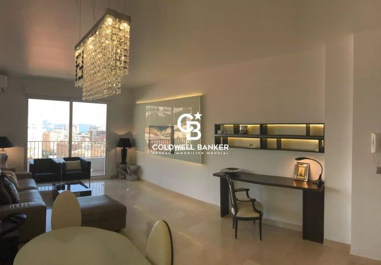 FOR SALE – Renovated 4-Room Apartment with Sea Vie..