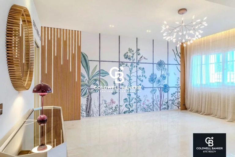 FOR SALE – Renovated 4-Room Apartment with Port He..