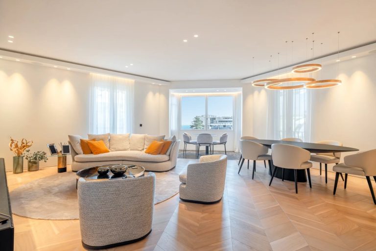For Sale – WINTER PALACE, Carré d’Or – Luxurious 4..