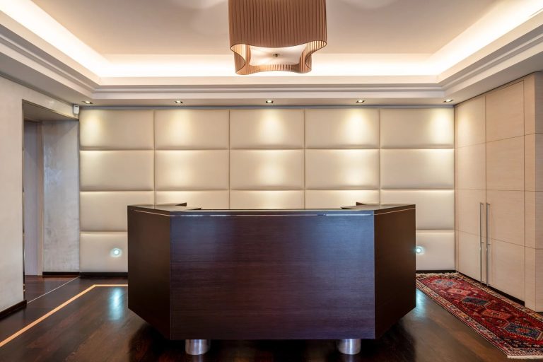 CASTEL PARADOU – La Rousse – Offices
