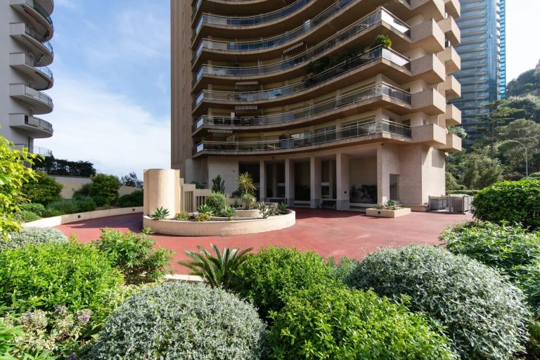 For Sale – ANNONCIADE, La Rousse – Studio with Ter..