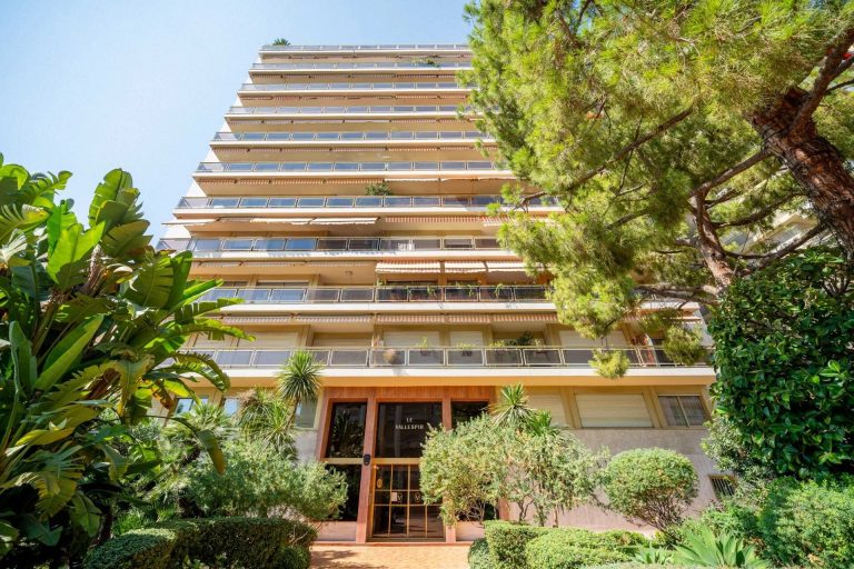 FOR SALE – VALLESPIR – MIXED-USE 3-ROOM APARTMENT ..
