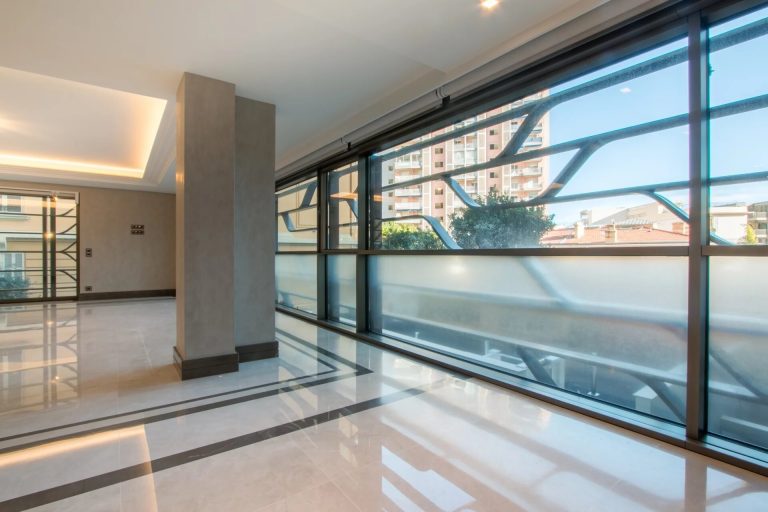For Sale – 45G, Condamine – Luxurious Renovated 3-..