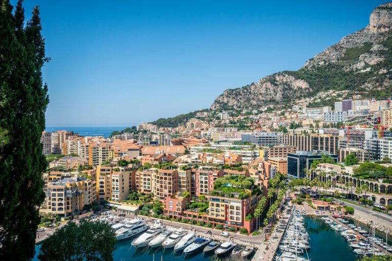 FOR SALE – PARADISE RESIDENCE, FONTVIEILLE – 3-Roo..
