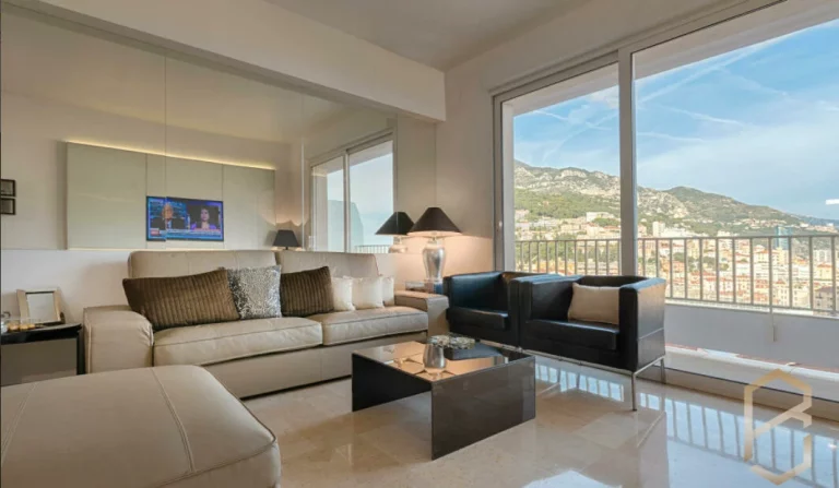 FOR SALE – 4-ROOM APARTMENT WITH PANORAMIC SEA VIE..
