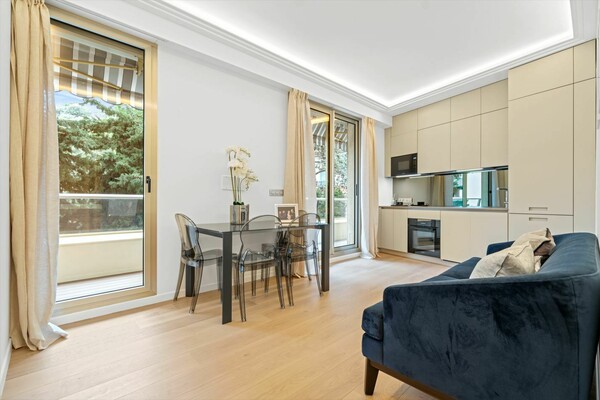 FOR SALE – 3-ROOM RENOVATED APARTMENT – LE BEL HOR..