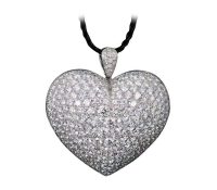 Diamond Heart Pendant

Price: €18,000

A radiant e..