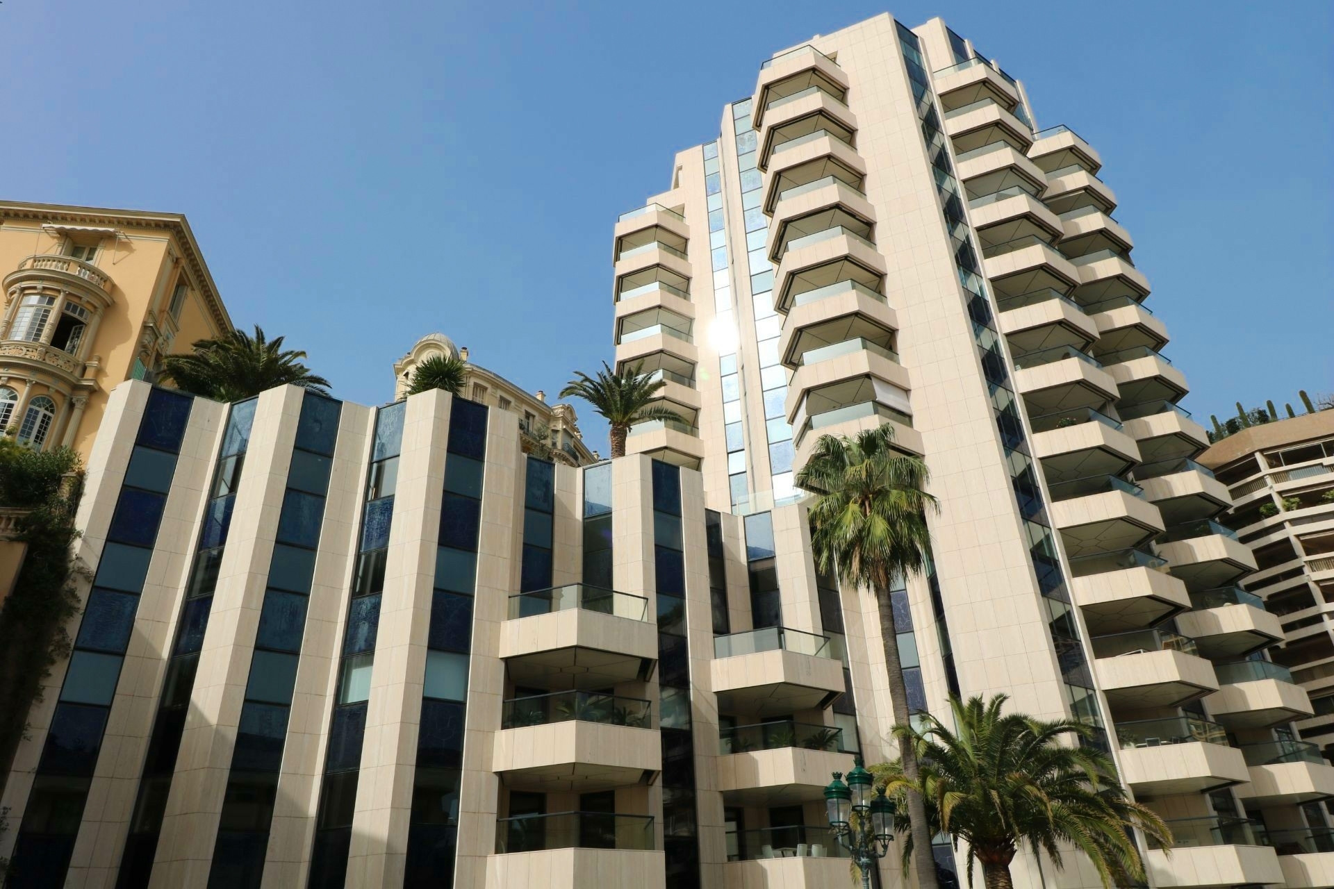 FOR SALE – Master 5-Room Apartment in Prince of Wa..