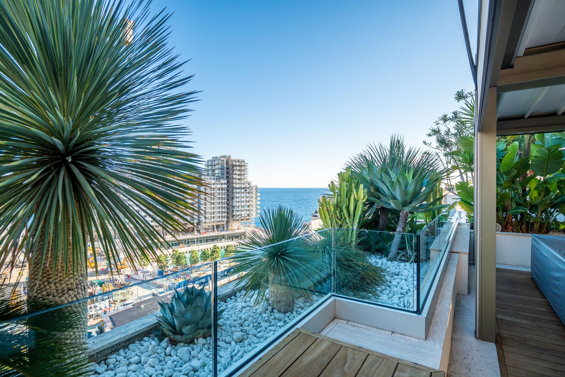 FOR SALE – EXCEPTIONAL PENTHOUSE IN THE HEART OF M..