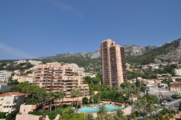 FOR SALE – Studio with Sea and Cap Martin Views
Lo..
