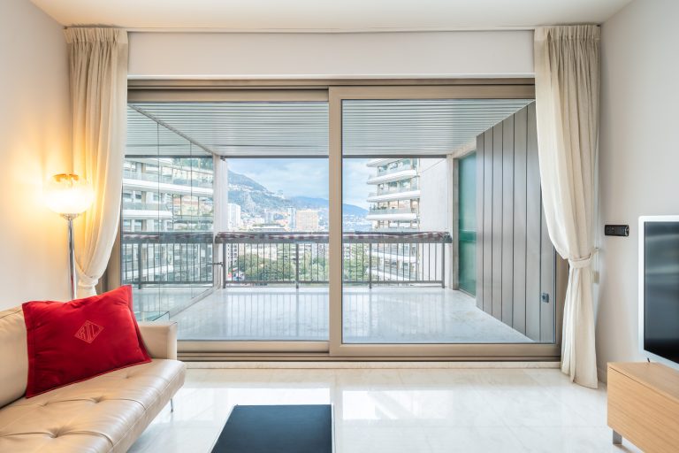 PARK PALACE – 3-Room Apartment – Luxury Residence in Carré d’Or