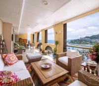 SEASIDE PLAZA – PANORAMIC 4-BEDROOM APARTMENT ON P..