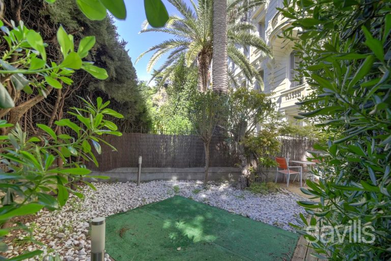 Charming apartment with private garden