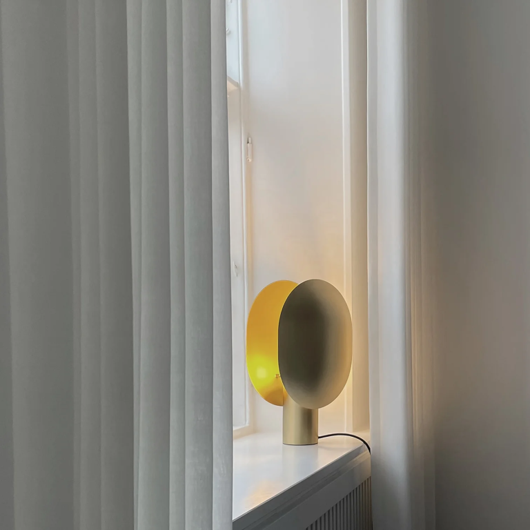CLAM BRASS TABLE LAMP – 101 COPENHAGEN

Refined mi..