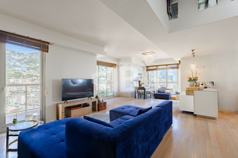 FOR SALE – Magnificent Penthouse with Panoramic Se..