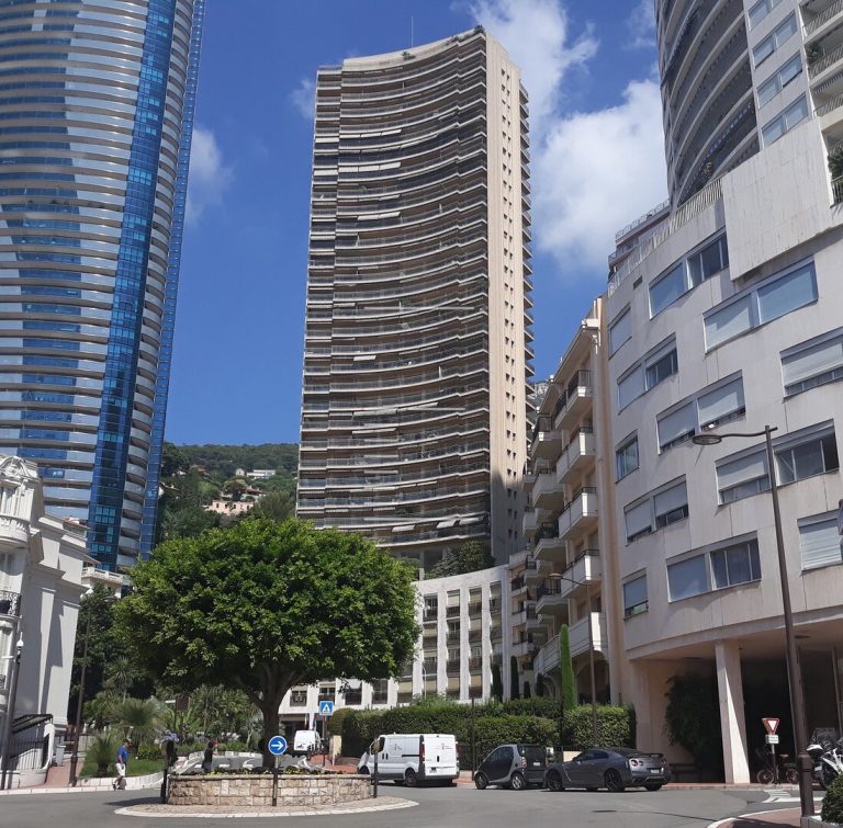 FOR SALE – MIXED-USE STUDIO IN ANNONCIADE RESIDENC..