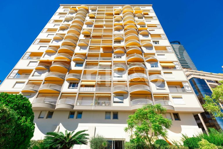 FOR SALE – RENOVATED MAID’S ROOM – LES ABEILLES, M..