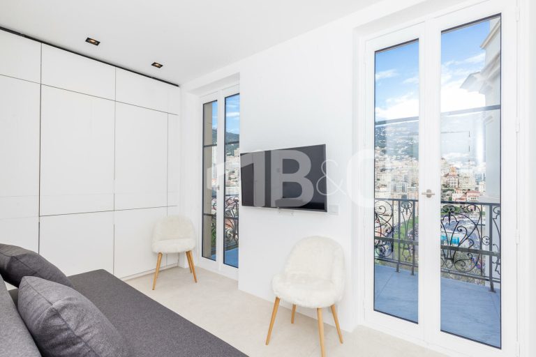 FOR SALE – RENOVATED STUDIO WITH EXCEPTIONAL VIEW ..