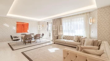 LUXURY APARTMENT IN CARRÉ D’OR – 188 SQM WITH TERR..