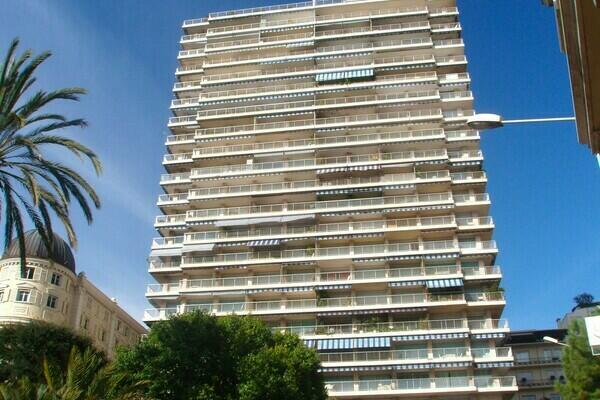 FOR SALE – EXCLUSIVE PARKING – LE SUN TOWER, GOLDE..