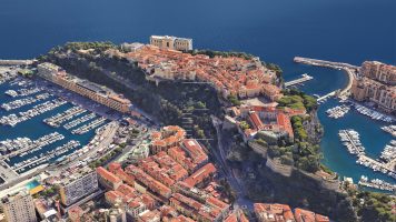 FOR SALE – RENOVATED 2-ROOM APARTMENT IN THE HEART..