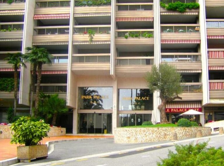 Viager Sale – Park Palace | Carré d’Or
Price: €2,7..