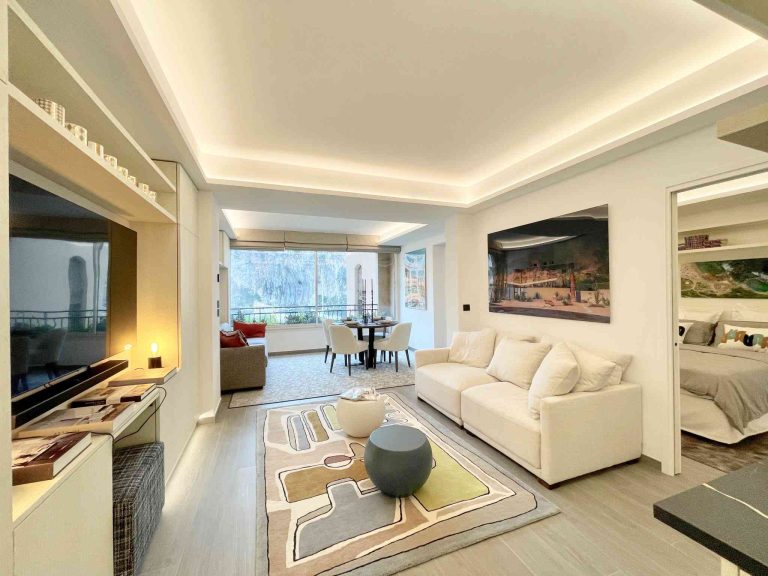FOR SALE – LUXURIOUS 2-ROOM APARTMENT – LE GRAND L..