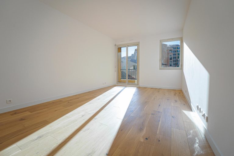 FOR SALE – CHARMING 2-ROOM MIXED-USE APARTMENT – L..