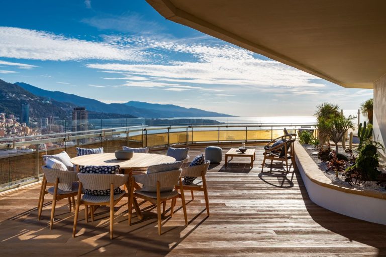 LES LIGURES – PANORAMIC SEA VIEW LUXURY APARTMENT
..