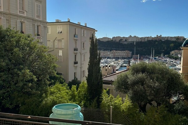 FOR SALE – BOURGEOIS APARTMENT – VILLA SOCRATE, MO..
