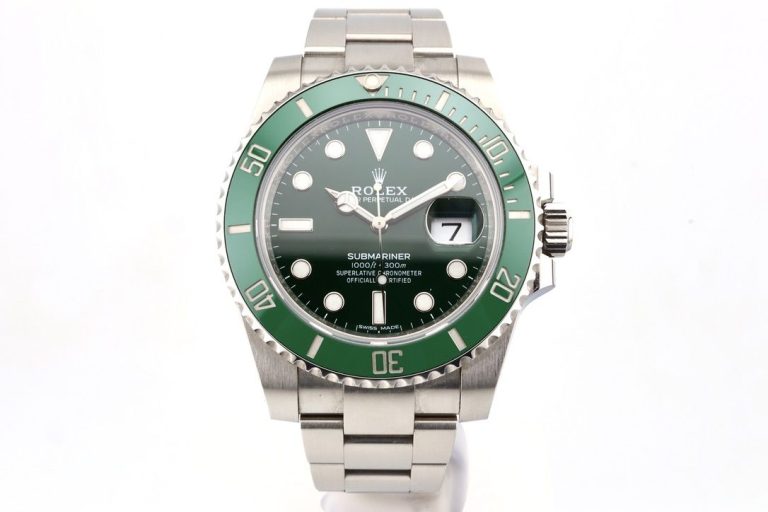 Rolex Submariner Date “Hulk” – 116610LV (2018)
€17..