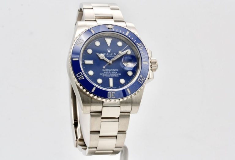 Rolex Submariner “Smurf” – 116619LB (2010)
€31,000..