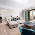 Elegant two-bedroom apartment with sea view on La Croisette. – Gallery 1