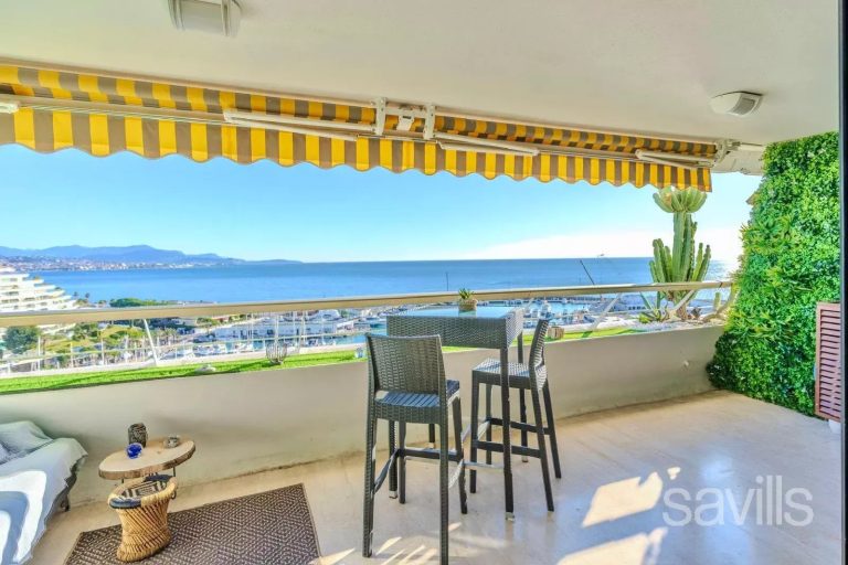 One-Bedroom apartment in Marina Baie des Anges