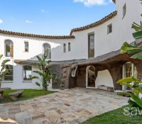 Sumptuous property ideally located to the village