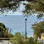 Charming villa just steps from the beach and village of Cavalaire – Gallery 1