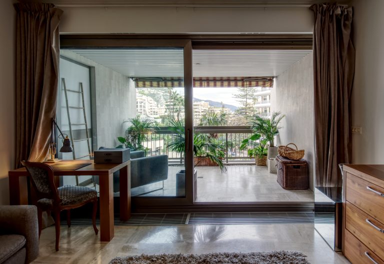 FOR SALE – Park Palace – Elegant Studio with Terra..