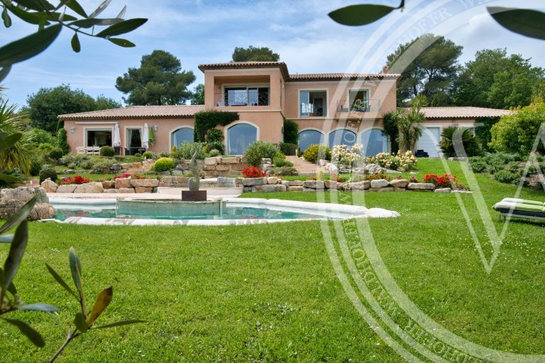 Luxury villa 780 M2 full service Nightclub – cinema- SPA – Fitness