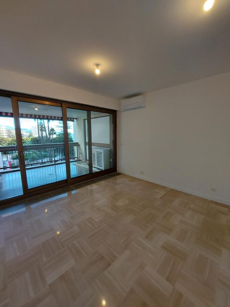 FOR SALE – Park Palace – Renovated Studio in Prest..
