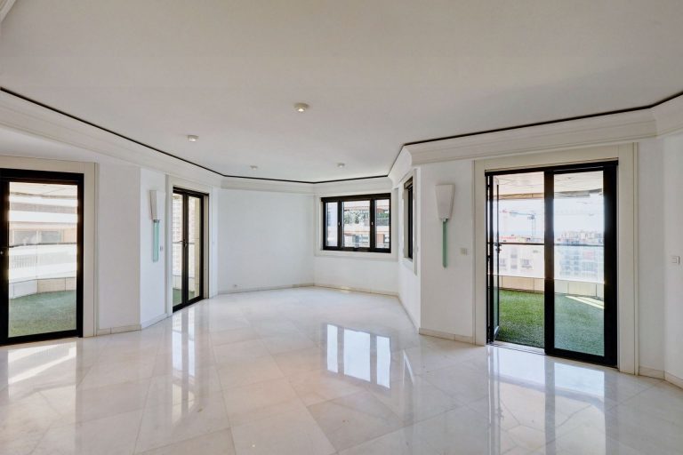 For Sale – Elegant Family Apartment, Prince de Gal..