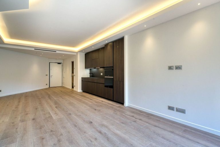 For Sale – Two-Room Apartment in Parc Saint Roman,..