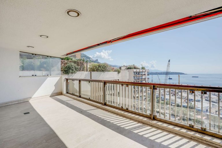 For Sale – Elegant Apartment, Le Mirabeau, Carré d..