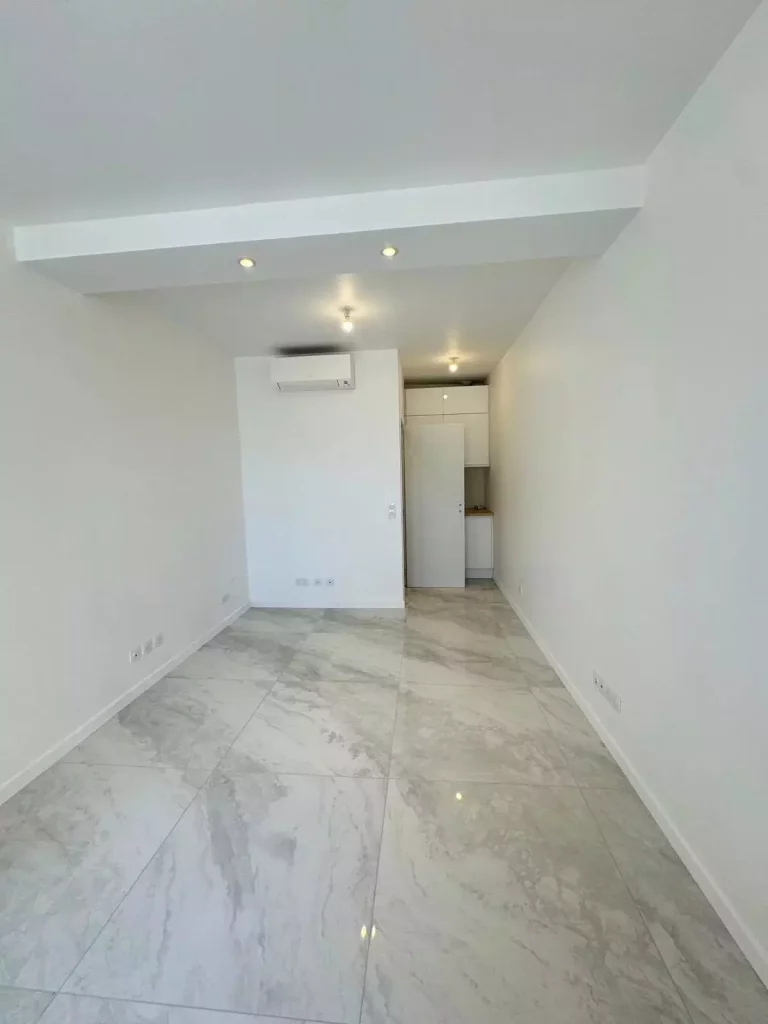 STUDIO FOR RENT – MONTE-CARLO
€2,635 / Month (Fees..