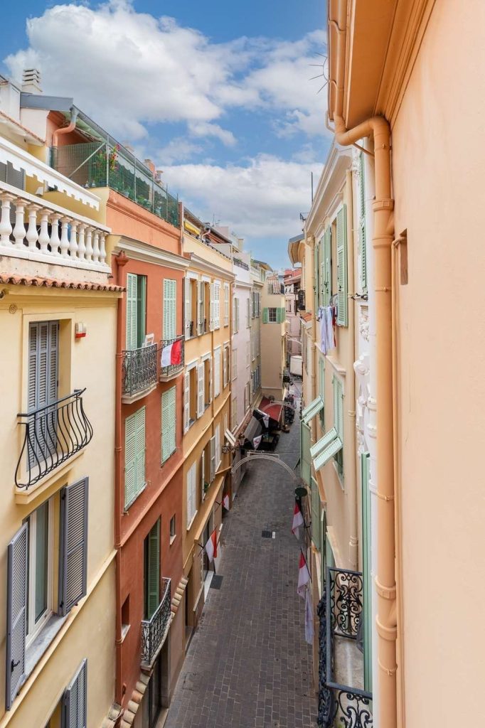 For Sale – 3-Room Apartment, Monaco Ville
Price: €..