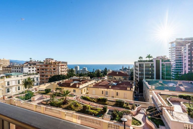 For Sale – Riviera Palace, Monte-Carlo
Price: €9,9..