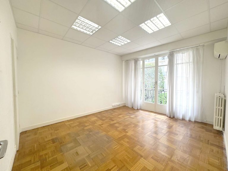 For Sale – 2-Room Apartment in Le Grande-Bretagne,..