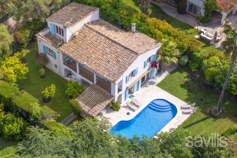 Beautiful Provençal villa near the beaches